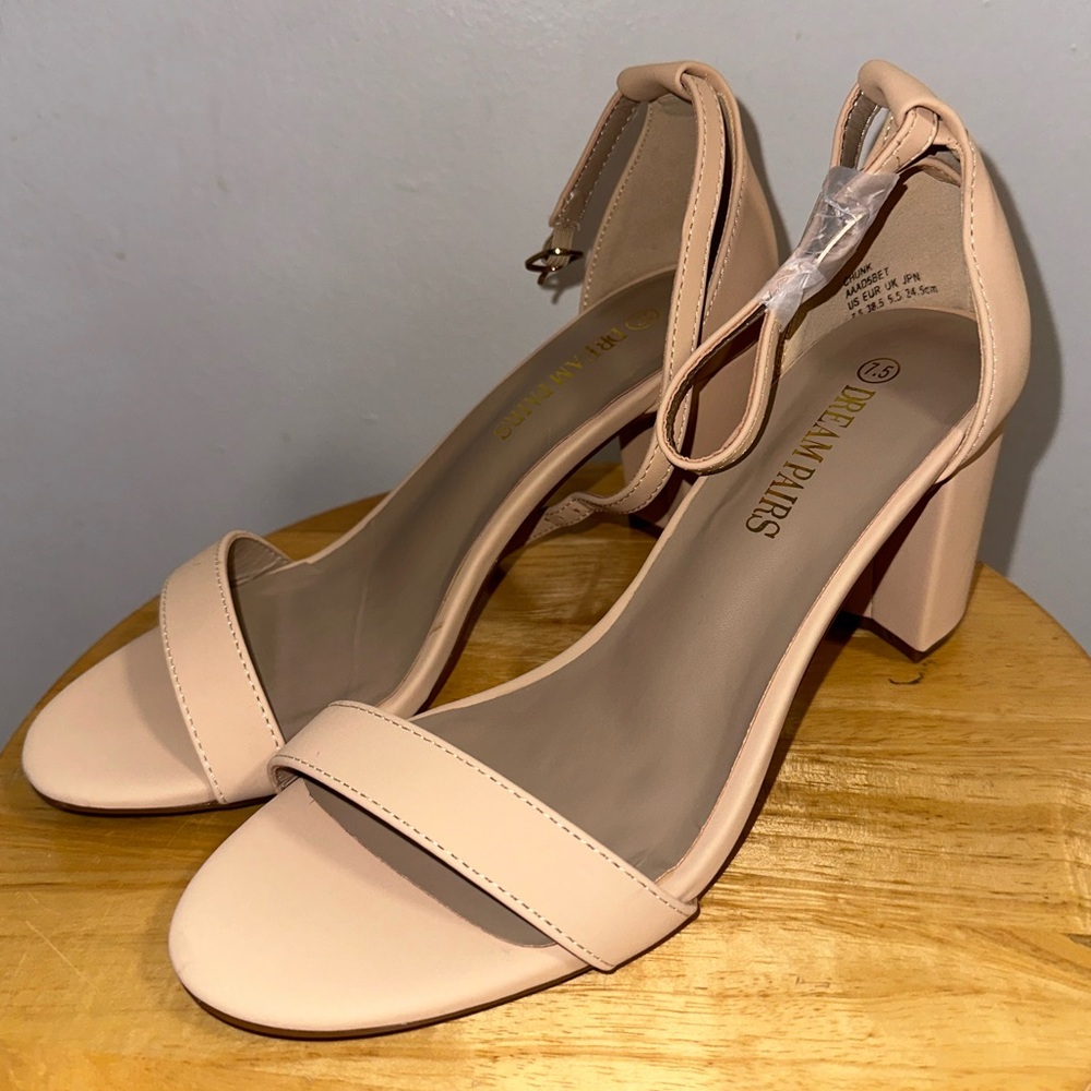 DREAM Pairs Chunk Pump Sandals
